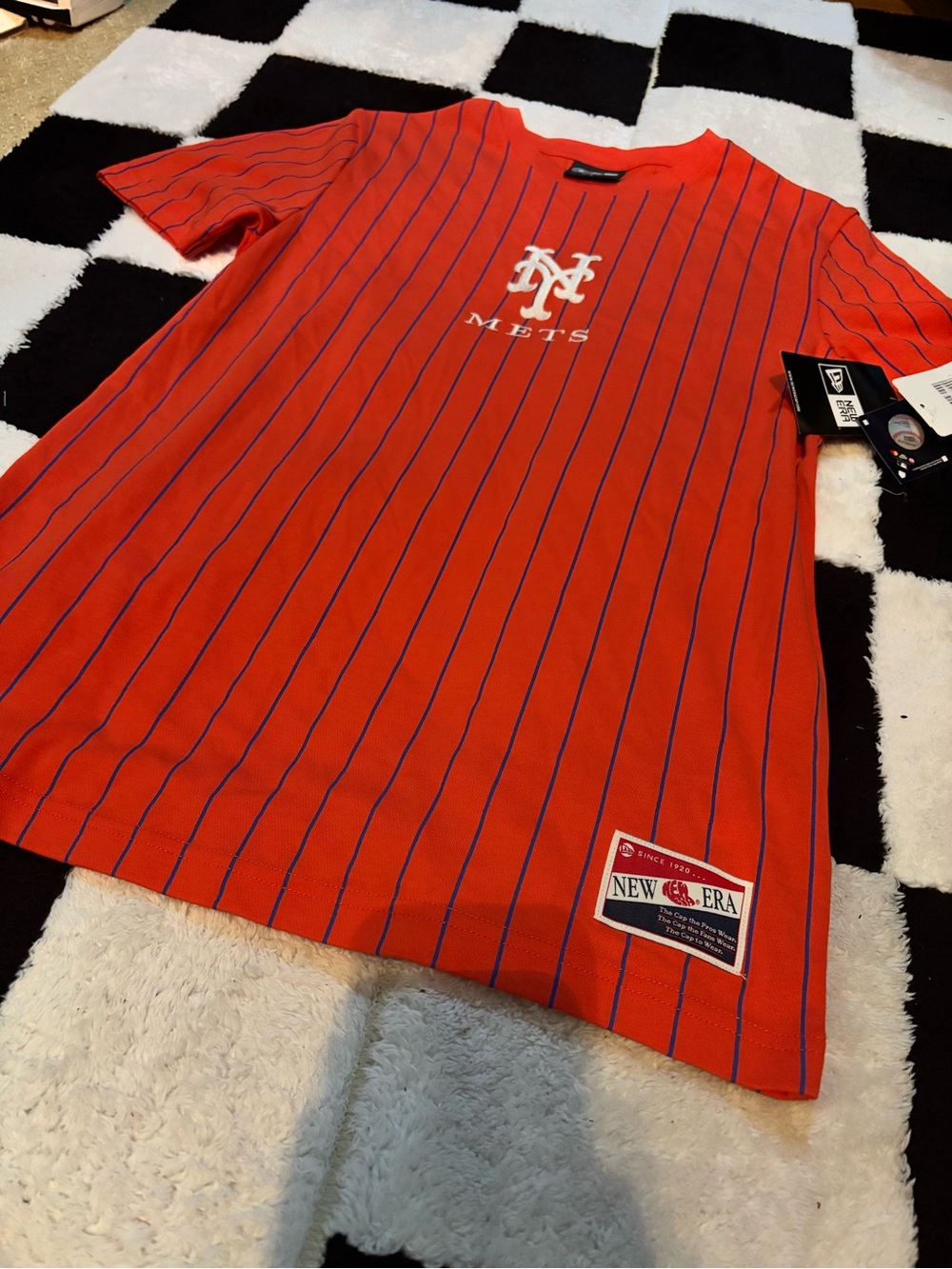 New Era Men’s Orange Mets Pinstripe Tee with Blue Stripes